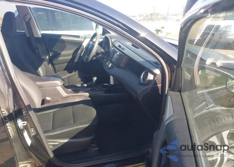 2016 Toyota Rav4 Le z USA, uszkodzony, nr VIN 2T3ZFREV9GW245352